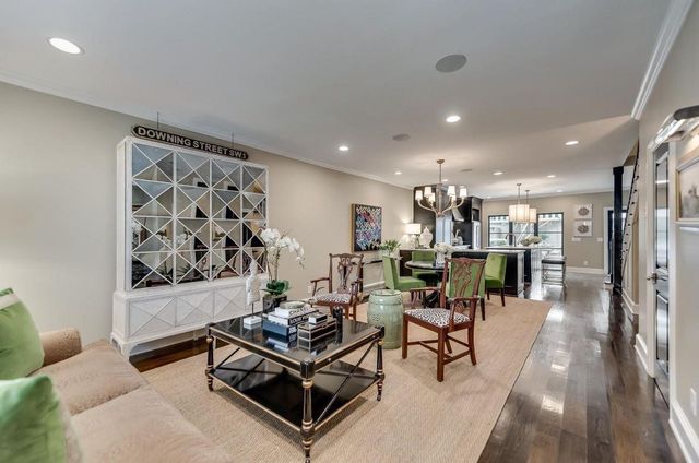 7510 W Northwest Highway 6, Dallas, TX 75225