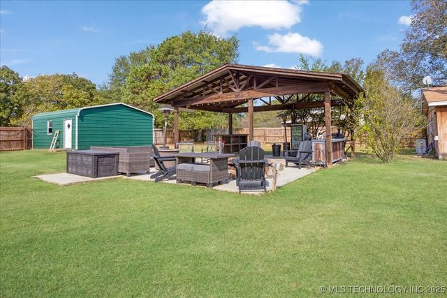 2251 Green Acres Drive, Bokchito, OK 74726