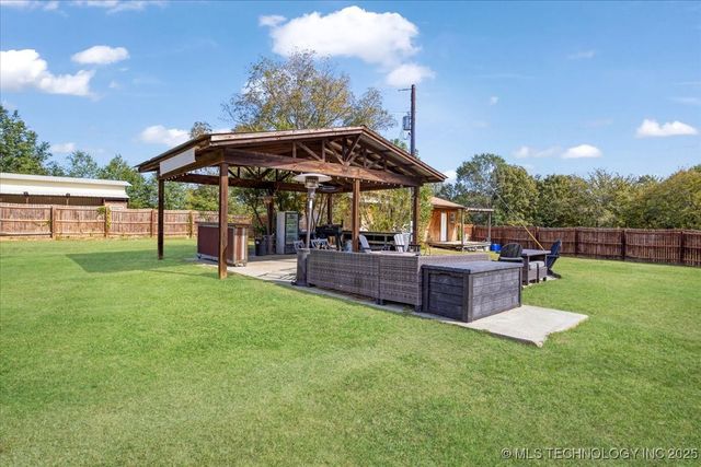 2251 Green Acres Drive, Bokchito, OK 74726