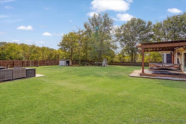 2251 Green Acres Drive, Bokchito, OK 74726