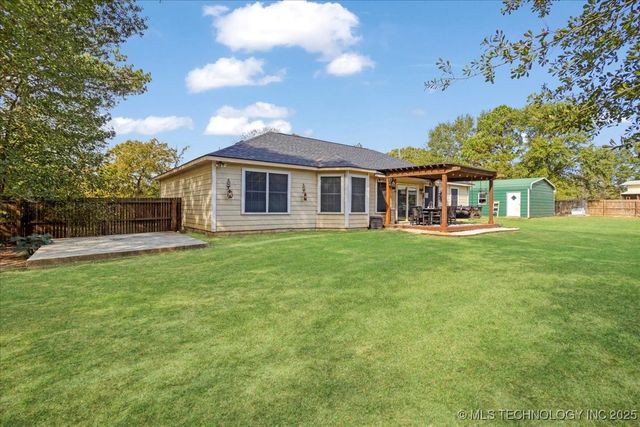 2251 Green Acres Drive, Bokchito, OK 74726