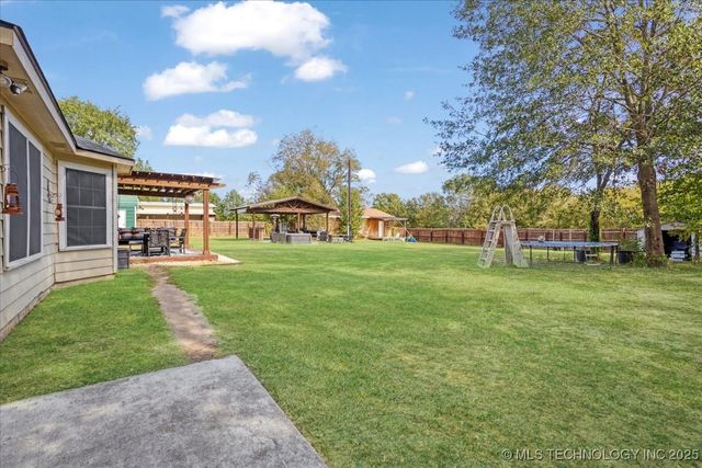 2251 Green Acres Drive, Bokchito, OK 74726