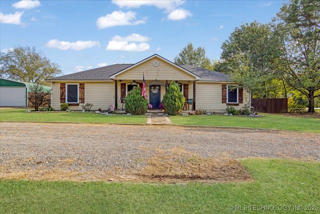2251 Green Acres Drive, Bokchito, OK 74726