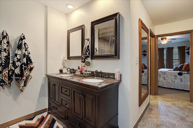 2251 Green Acres Drive, Bokchito, OK 74726