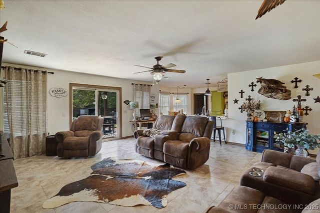 2251 Green Acres Drive, Bokchito, OK 74726