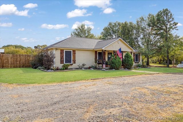 2251 Green Acres Drive, Bokchito, OK 74726