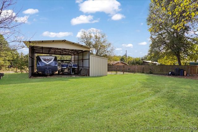 2251 Green Acres Drive, Bokchito, OK 74726
