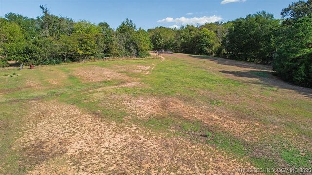 2251 Green Acres Drive, Bokchito, OK 74726