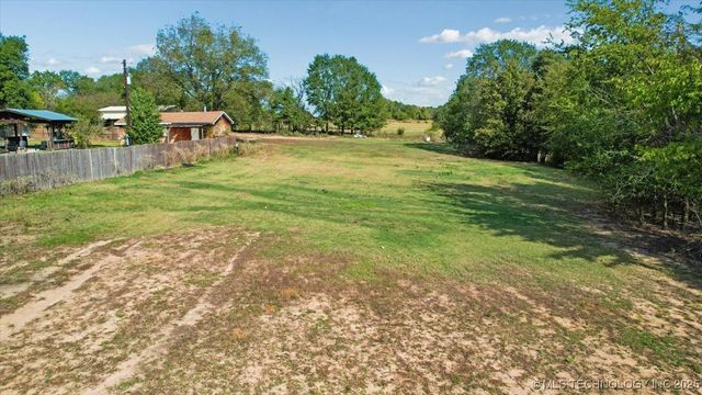 2251 Green Acres Drive, Bokchito, OK 74726