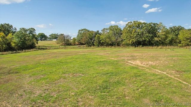 2251 Green Acres Drive, Bokchito, OK 74726