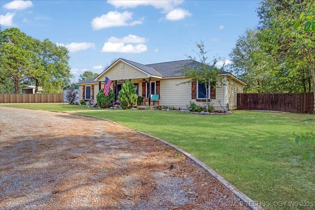 2251 Green Acres Drive, Bokchito, OK 74726