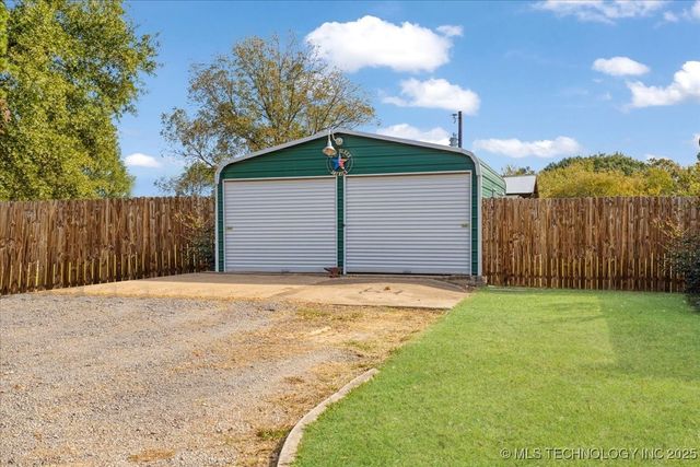 2251 Green Acres Drive, Bokchito, OK 74726