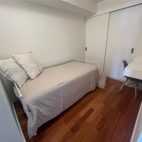 881 Ocean Dr 18B, Key Biscayne, FL 33149