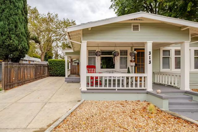 313 Pleasant St, Roseville, CA 95678