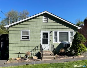 49 Homeside Avenue, West Haven, CT 06516