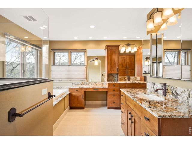 4677 Palmer Ct, Longmont, CO 80503