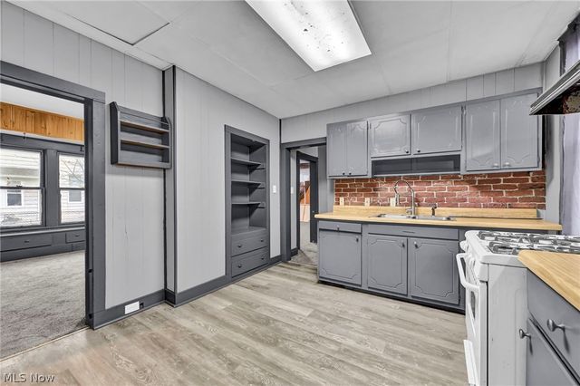 2129 E 30th Street, Lorain, OH 44055