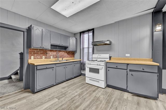 2129 E 30th Street, Lorain, OH 44055