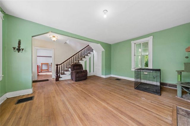 911 Whitten Hollow Rd, Upper Burrell, PA 15068