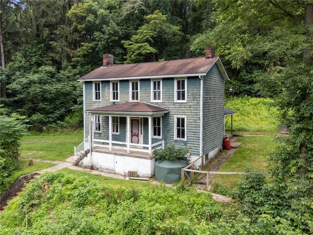 911 Whitten Hollow Rd, Upper Burrell, PA 15068