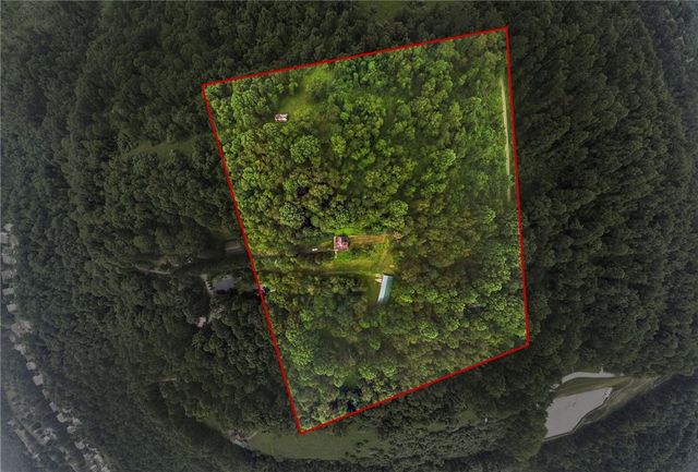 911 Whitten Hollow Rd, Upper Burrell, PA 15068