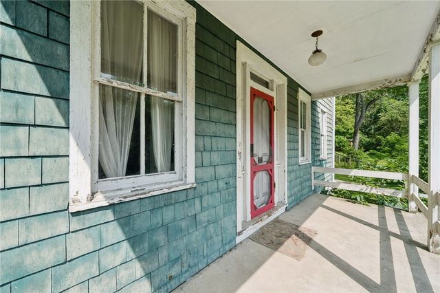 911 Whitten Hollow Rd, Upper Burrell, PA 15068