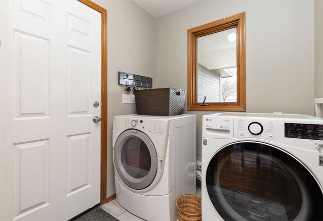 5031 Oak Creek Drive, Norwalk, IA 50211