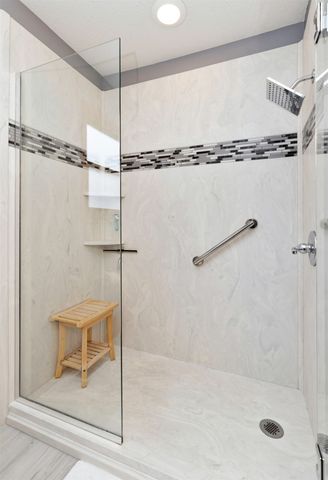 5031 Oak Creek Drive, Norwalk, IA 50211