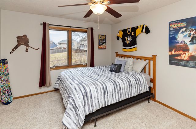 5031 Oak Creek Drive, Norwalk, IA 50211