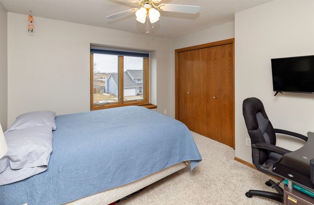 5031 Oak Creek Drive, Norwalk, IA 50211