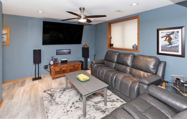 5031 Oak Creek Drive, Norwalk, IA 50211