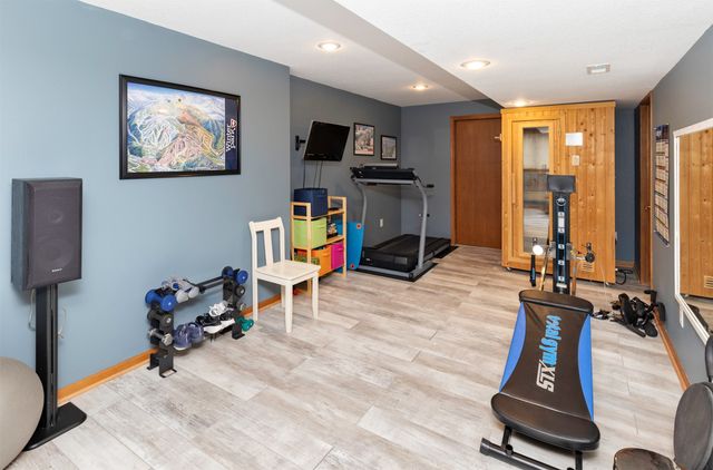 5031 Oak Creek Drive, Norwalk, IA 50211