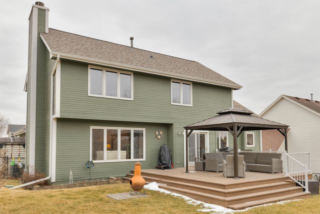 5031 Oak Creek Drive, Norwalk, IA 50211