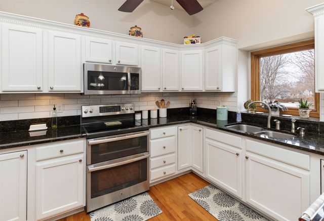 5031 Oak Creek Drive, Norwalk, IA 50211