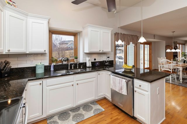 5031 Oak Creek Drive, Norwalk, IA 50211