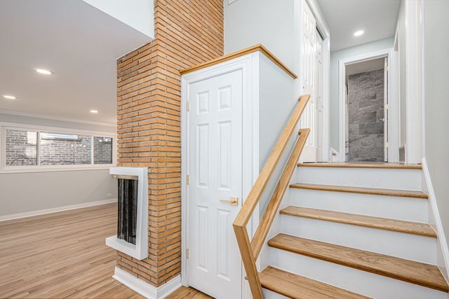 7930 N Kenneth Avenue, Skokie, IL 60076