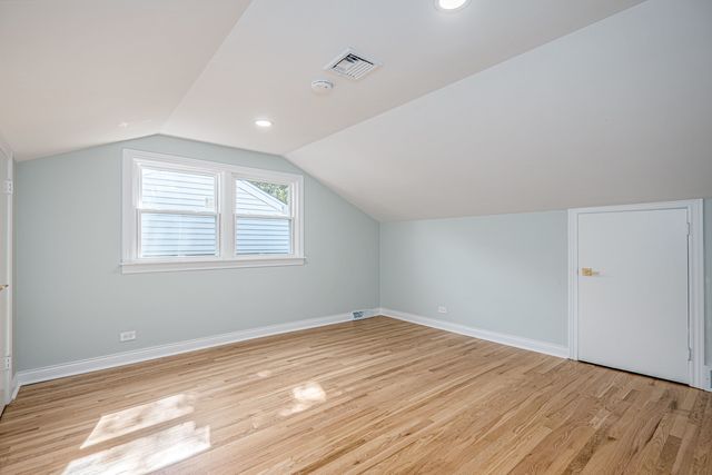 7930 N Kenneth Avenue, Skokie, IL 60076