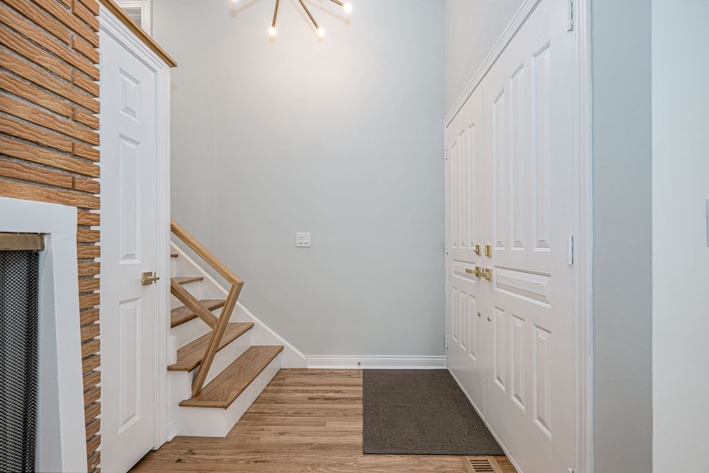 7930 N Kenneth Avenue, Skokie, IL 60076 — photo 3