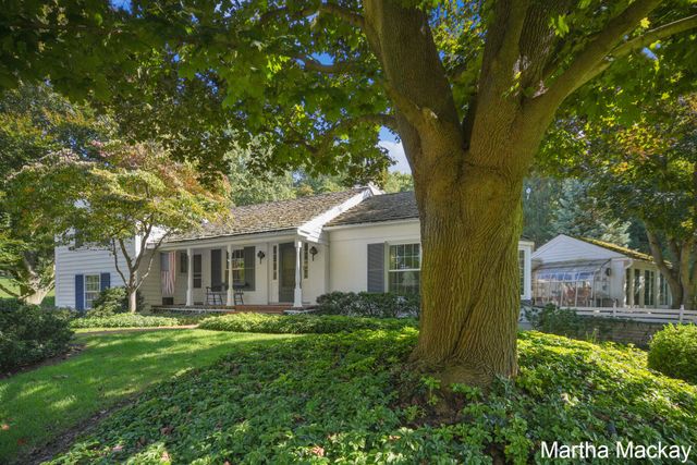 140 Krause Street NE, Rockford, MI 49341