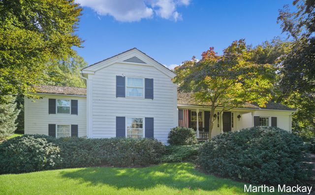 140 Krause Street NE, Rockford, MI 49341