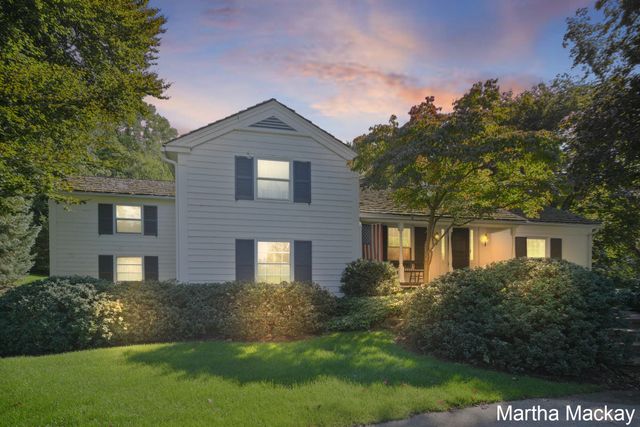 140 Krause Street NE, Rockford, MI 49341