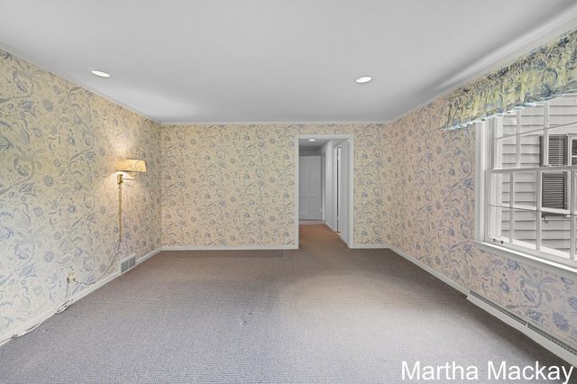 140 Krause Street NE, Rockford, MI 49341