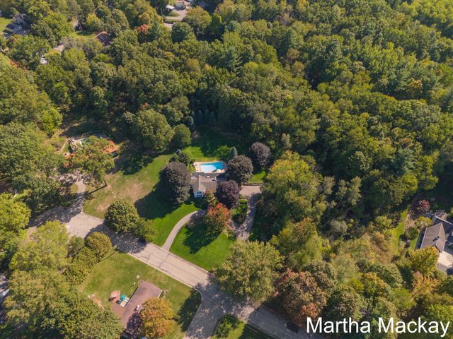 140 Krause Street NE, Rockford, MI 49341