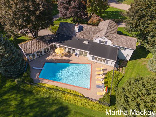 140 Krause Street NE, Rockford, MI 49341