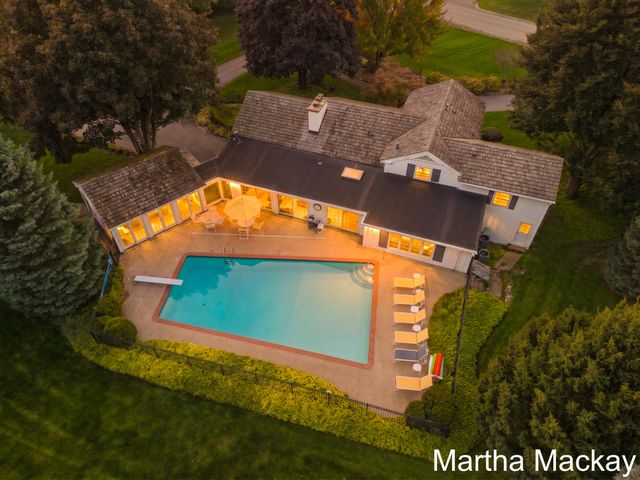 140 Krause Street NE, Rockford, MI 49341