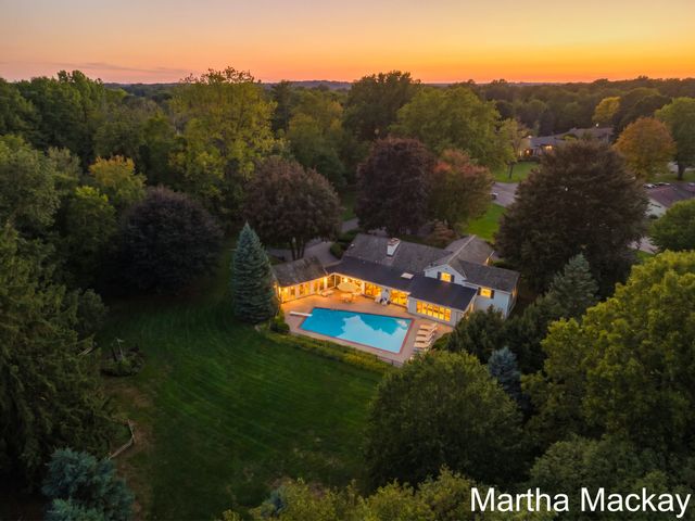 140 Krause Street NE, Rockford, MI 49341