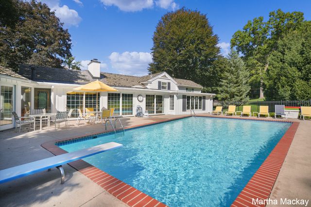 140 Krause Street NE, Rockford, MI 49341