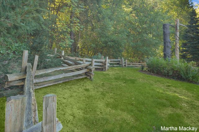 140 Krause Street NE, Rockford, MI 49341