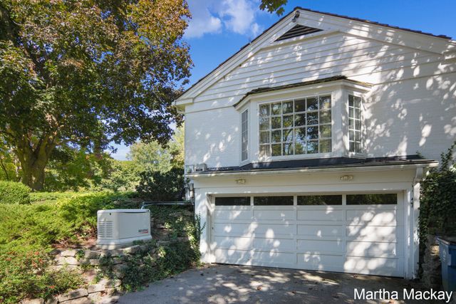 140 Krause Street NE, Rockford, MI 49341