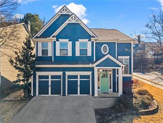 2043 Village Crest NW Drive, Atlanta, GA 30318
